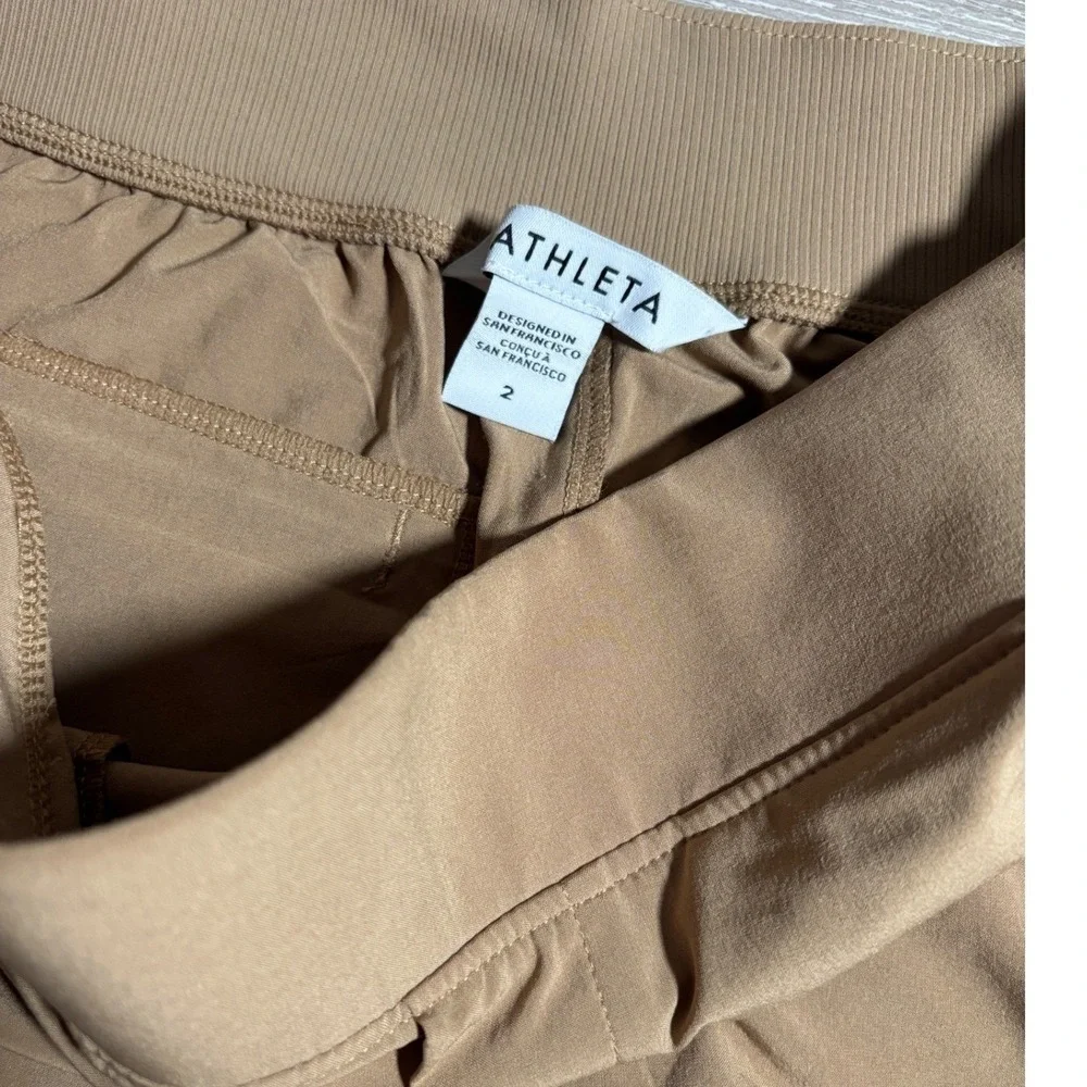 Athleta Brooklyn Bermuda Shorts Tan Brown Size 2 Mid Rise Hiking Travel Modest